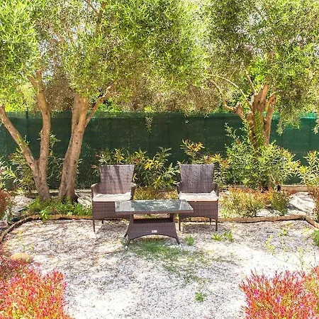 Orange Near Platanias Χανιά