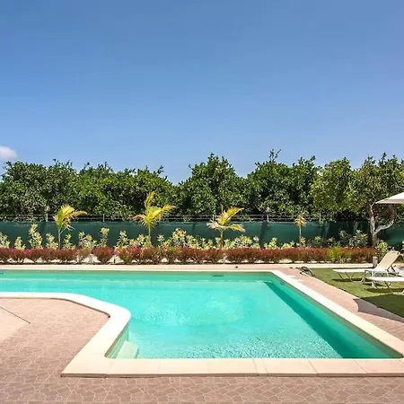 Orange Near Platanias Βίλα *