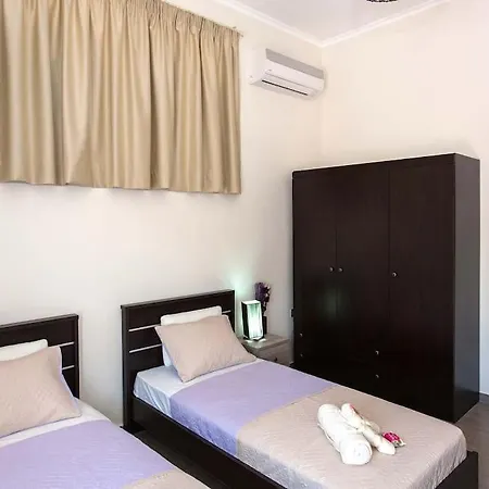 Orange Near Platanias Βίλα *